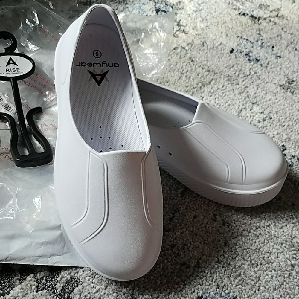 NWT Medical/Dental Office Shoes - Size 5